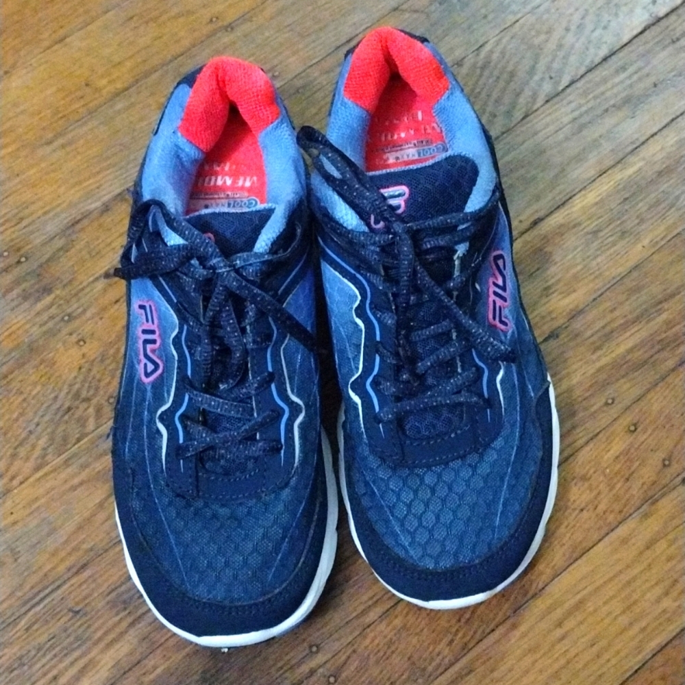 FILA Runtronic Women's Work Shoes Memory Foam, Slip Resistant, Size 9 Like New